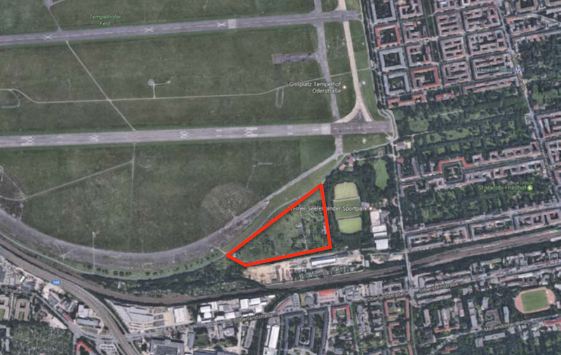 Luftbildaufnahme des Bereichs Südflanke Tempelhofer Feld mit Markierung der Alten Gärtnerei