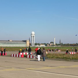 Nördliche Landebahn im Bereich Tempelhofer Damm
